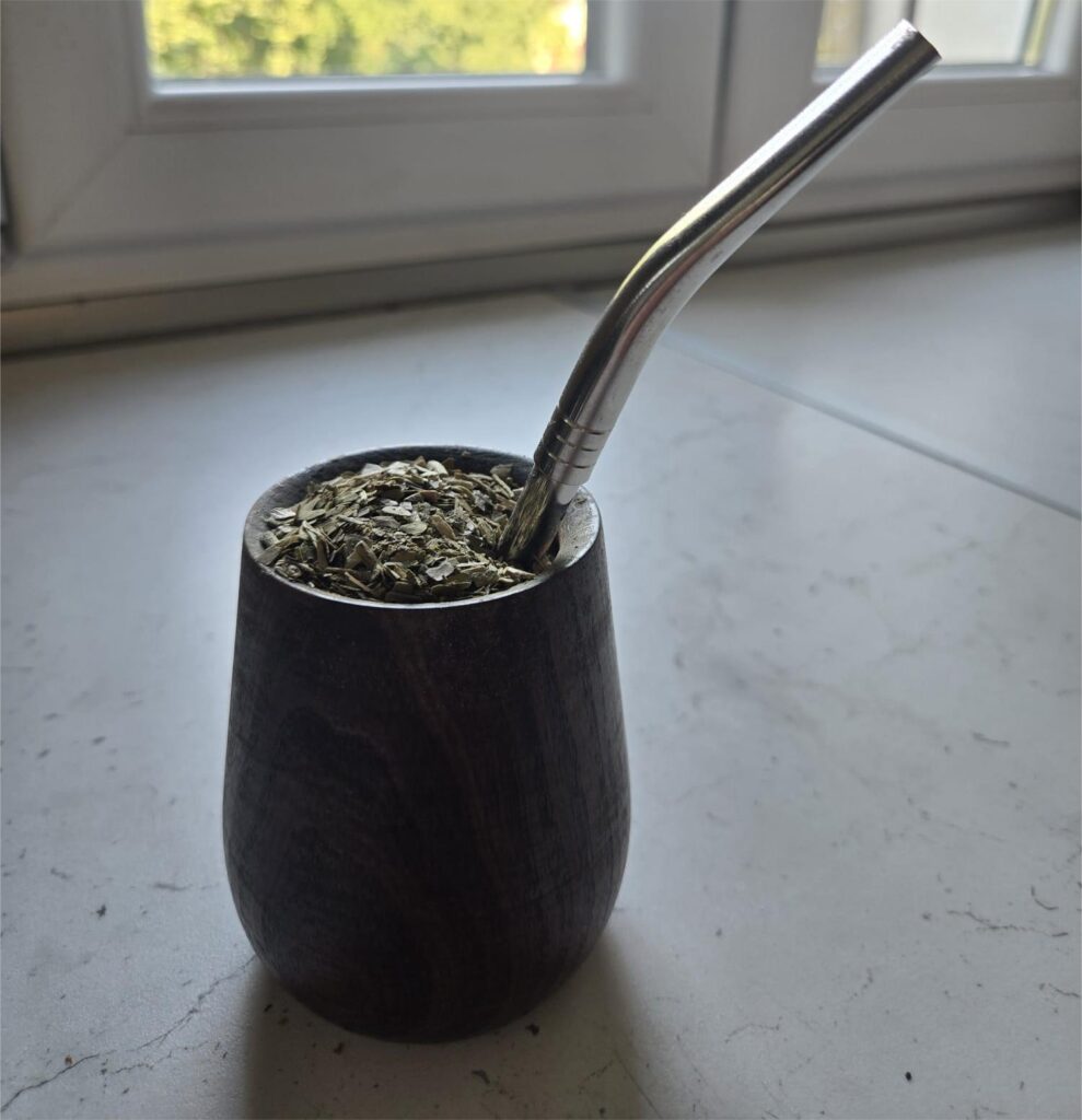 mate con yerba e bombilla
